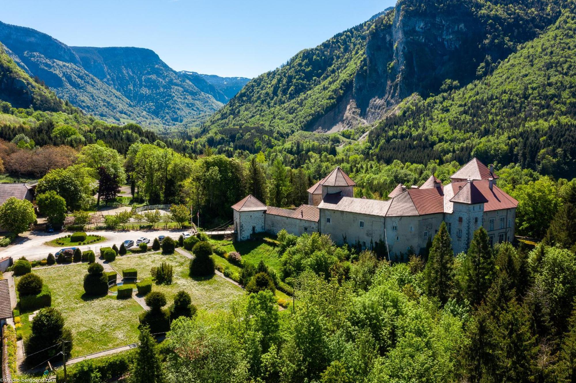 Chateau De Thorens Esterno foto